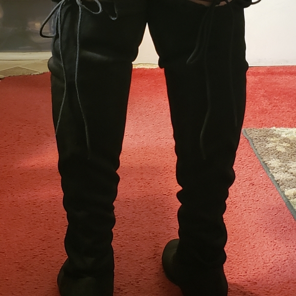 Over the knee suede boots - Picture 3 of 5